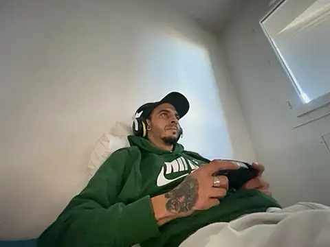 Rebeu313 online show from 11-18-25, 10:31