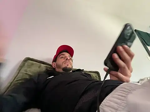 Rebeu313 online show from 03-08-26, 01:15