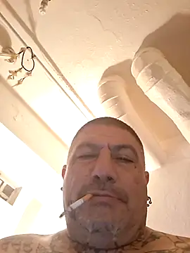 Snapshot of B_DOGG69 chatting on 08-08-26, 02:57 B DOGG69 online show from 08-08-26, 02:57