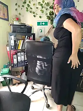 Snapshot of NAJWA-ARAB chatting on 03-06-25, 02:40 NAJWA-ARAB online show from 03-06-25, 02:40