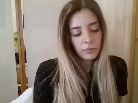 MissBella131 online show from 12-17-24, 08:21