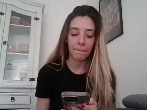 MissBella131 online show from 12-19-24, 11:07