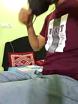 Snapshot of Taniya07 chatting on 02-16-25, 06:43 Taniya07 online show from 02-16-25, 06:43