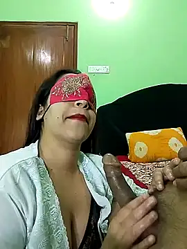 Snapshot of Taniya07 chatting on 02-28-25, 05:15 Taniya07 online show from 02-28-25, 05:15