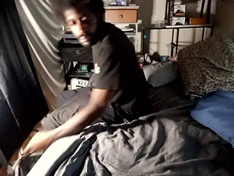 Snapshot of DevinToore chatting on 01-14-26, 01:22 DevinToore online show from 01-14-26, 01:22