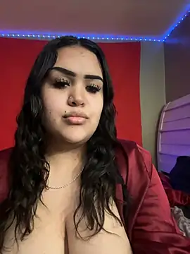 Snapshot of iTrapXXXBACKUP chatting on 01-08-25, 02:03 iTrapXXXBACKUP online show from 01-08-25, 02:03