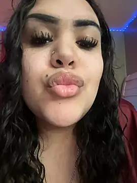 Snapshot of iTrapXXXBACKUP chatting on 01-12-25, 04:40 iTrapXXXBACKUP online show from 01-12-25, 04:40