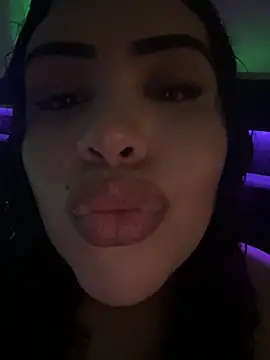 Snapshot of iTrapXXXBACKUP chatting on 03-12-26, 06:25 iTrapXXXBACKUP online show from 03-12-26, 06:25