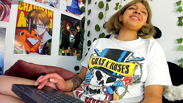 Snapshot of miku_katsuragi chatting on 01-08-25, 05:59 miku katsuragi online show from 01-08-25, 05:59