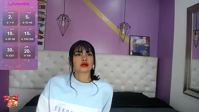 Snapshot of MadameDamn chatting on 12-10-24, 06:28 MadameDamn online show from 12-10-24, 06:28