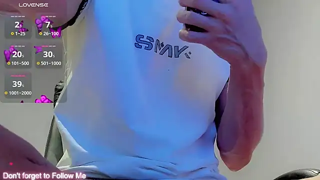 Snapshot of im_pearll chatting on 10-15-25, 02:01 im pearll online show from 10-15-25, 02:01