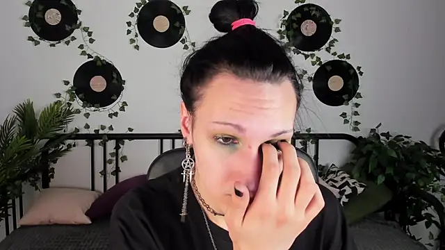 Snapshot of FillDammon chatting on 03-19-25, 10:11 FillDammon online show from 03-19-25, 10:11