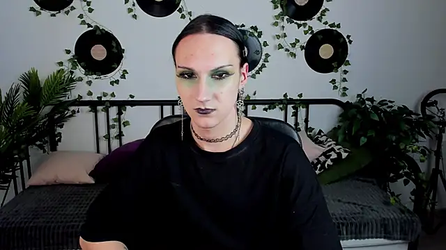 Snapshot of FillDammon chatting on 03-19-25, 04:24 FillDammon online show from 03-19-25, 04:24