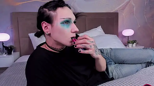 Snapshot of FillDammon chatting on 03-20-25, 10:21 FillDammon online show from 03-20-25, 10:21