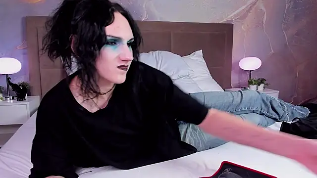 Snapshot of FillDammon chatting on 03-20-25, 04:42 FillDammon online show from 03-20-25, 04:42