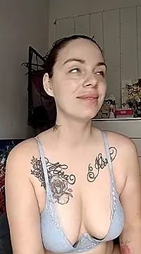 Lola Hale online show from 03-19-25, 06:01