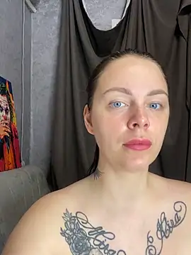Snapshot of Lola_Hale chatting on 05-03-26, 06:03 Lola Hale online show from 05-03-26, 06:03