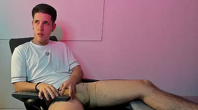 Snapshot of Adan_rivas_ chatting on 12-14-24, 02:56 Adan rivas online show from 12-14-24, 02:56
