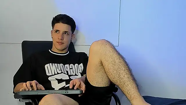 Snapshot of Adan_rivas_ chatting on 02-20-25, 02:18 Adan rivas online show from 02-20-25, 02:18