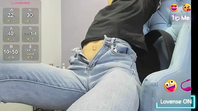 Snapshot of _candy_jade_ chatting on 12-14-25, 11:59 candy jade online show from 12-14-25, 11:59