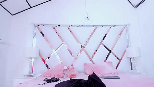 naughty  sara online show from 02-08-25, 06:01