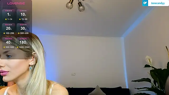 Snapshot of janecandyy_ chatting on 02-10-25, 05:09 janecandyy online show from 02-10-25, 05:09