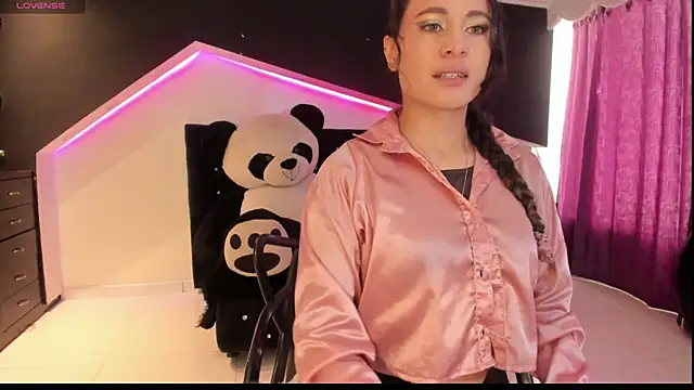 Coral Gibson online show from 12-14-25, 01:27