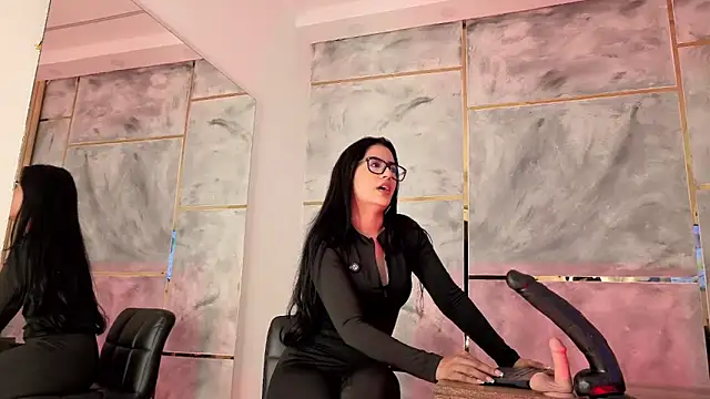 Ellaochoa online show from 02-02-26, 11:42