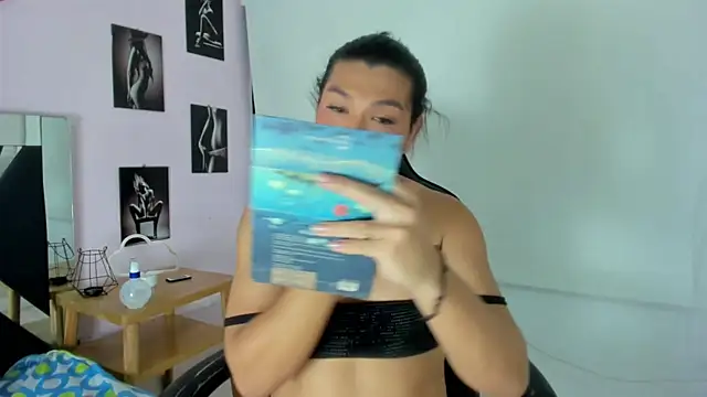 miavalentinaaa online show from 12-12-24, 01:43