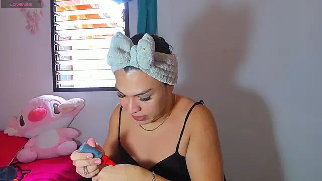 miavalentinaaa online show from 11-25-25, 05:24