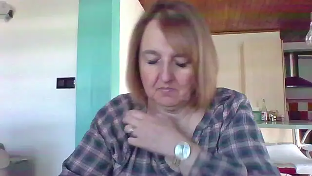 Snapshot of Sandcoq chatting on 04-22-26, 08:28 Sandcoq online show from 04-22-26, 08:28