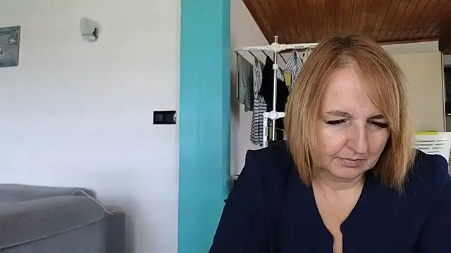 Snapshot of Sandcoq chatting on 06-05-26, 11:16 Sandcoq online show from 06-05-26, 11:16