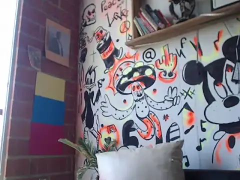 roystonee01 online show from 09-22-25, 05:37