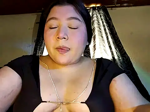 Snapshot of sharyl_24 chatting on 10-11-25, 03:43 sharyl 24 online show from 10-11-25, 03:43