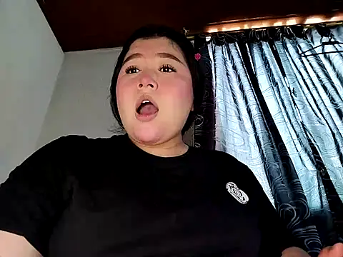 Snapshot of sharyl_24 chatting on 10-16-25, 07:37 sharyl 24 online show from 10-16-25, 07:37