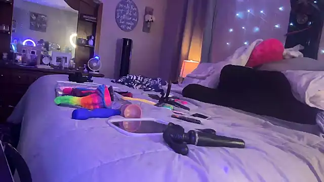 Snapshot of Dani_Dragon69 chatting on 12-06-24, 01:51 Dani Dragon69 online show from 12-06-24, 01:51