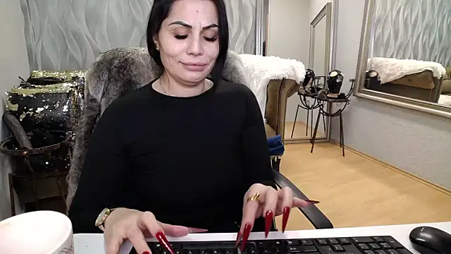 Snapshot of Sara_Poison chatting on 02-05-26, 03:44 Sara Poison online show from 02-05-26, 03:44