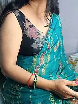 Snapshot of santurmom chatting on 01-05-26, 05:27 santurmom online show from 01-05-26, 05:27