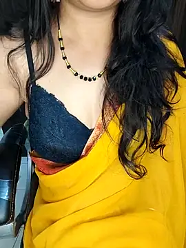 Snapshot of santurmom chatting on 01-11-26, 05:40 santurmom online show from 01-11-26, 05:40