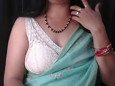 Snapshot of santurmom chatting on 02-15-26, 05:20 santurmom online show from 02-15-26, 05:20