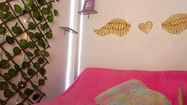 littleayshel online show from 09-19-25, 01:45