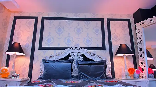 Snapshot of ImSophiie chatting on 02-18-25, 08:03 ImSophiie online show from 02-18-25, 08:03