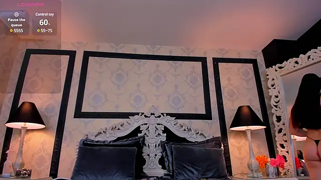 Snapshot of ImSophiie chatting on 03-08-25, 11:18 ImSophiie online show from 03-08-25, 11:18