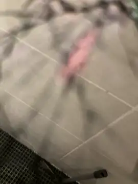 Snapshot of lescro95_ chatting on 12-21-25, 08:10 lescro95 online show from 12-21-25, 08:10