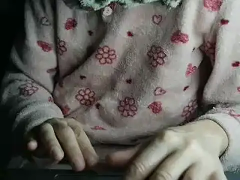 Snapshot of VeneRed chatting on 03-04-26, 07:03 VeneRed online show from 03-04-26, 07:03