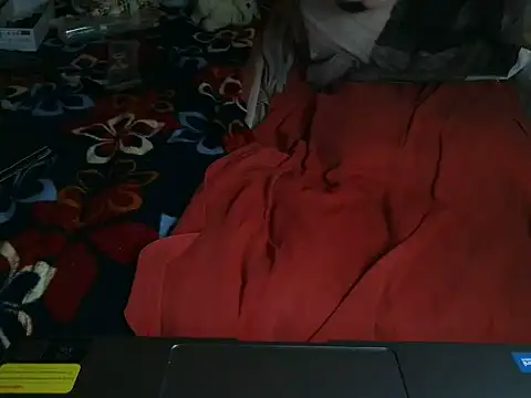 Snapshot of VeneRed chatting on 03-09-26, 07:07 VeneRed online show from 03-09-26, 07:07