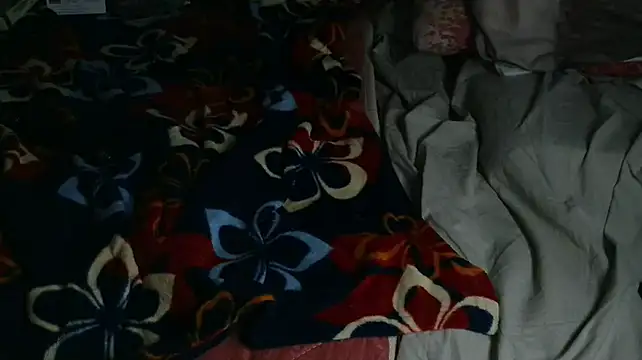 Snapshot of VeneRed chatting on 03-10-26, 07:13 VeneRed online show from 03-10-26, 07:13