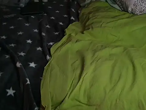 Snapshot of VeneRed chatting on 03-10-26, 07:19 VeneRed online show from 03-10-26, 07:19