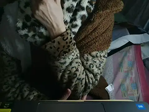 Snapshot of VeneRed chatting on 03-26-26, 11:10 VeneRed online show from 03-26-26, 11:10