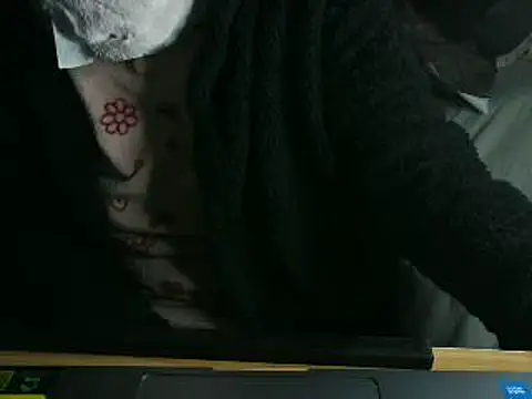 Snapshot of VeneRed chatting on 04-01-26, 05:43 VeneRed online show from 04-01-26, 05:43